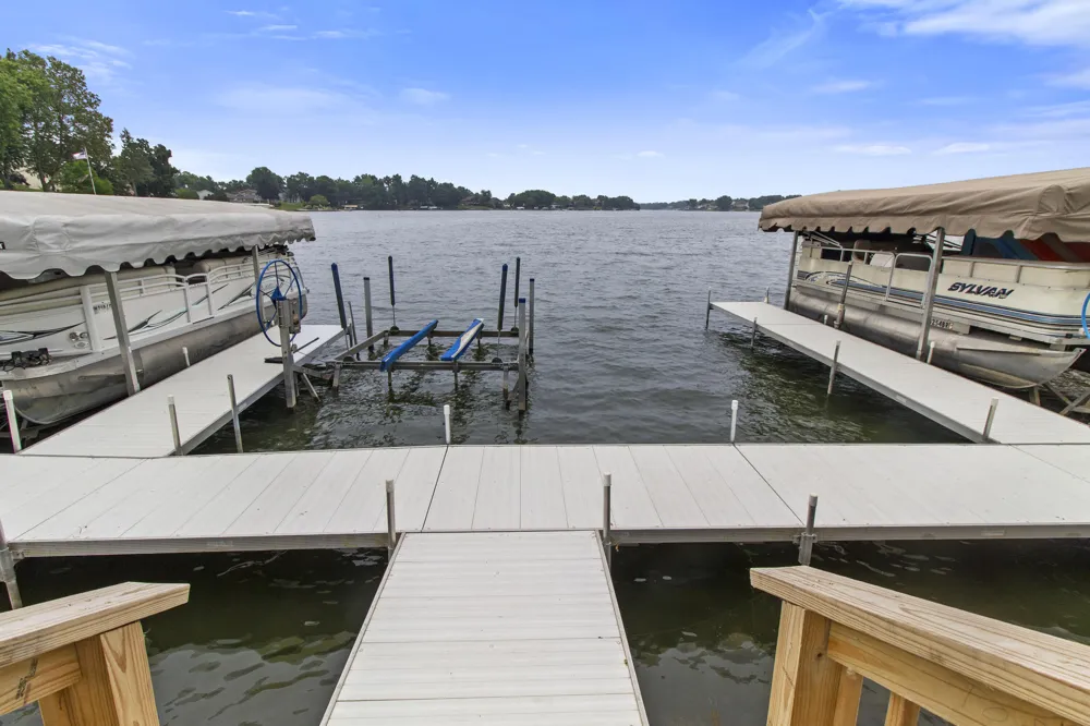 2513 E Lakeshore Drive Crown Point, IN 46307