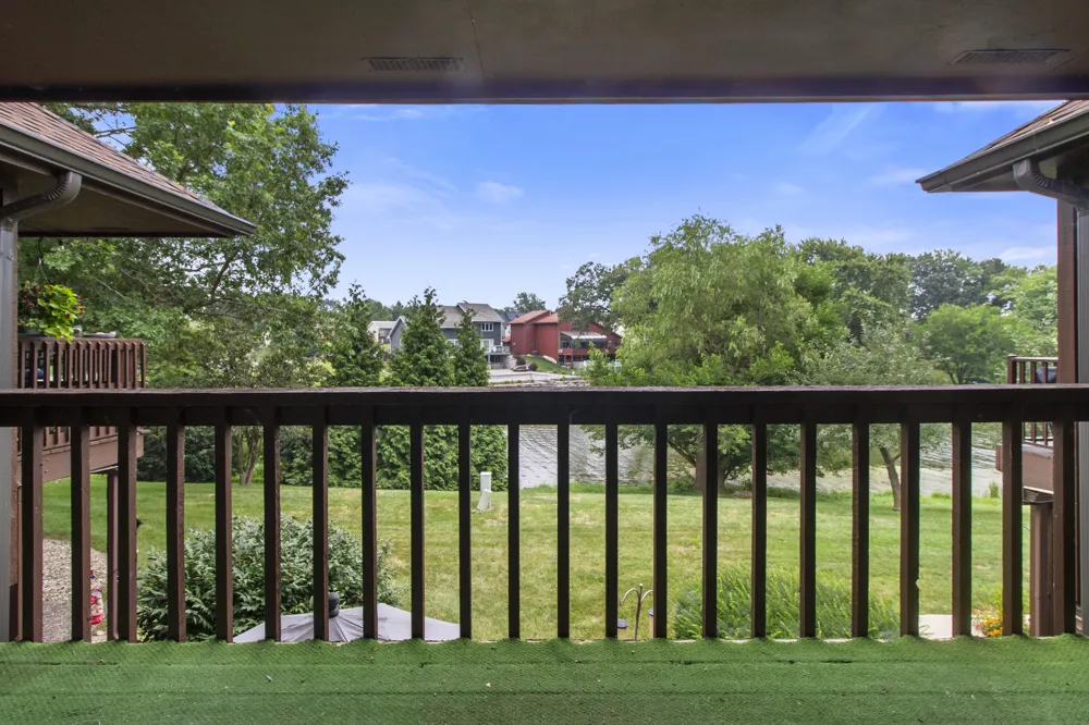 2513 E Lakeshore Drive Crown Point, IN 46307
