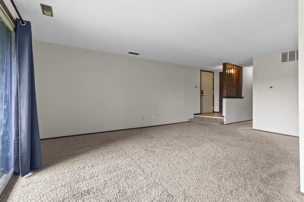 2513 E Lakeshore Drive Crown Point, IN 46307