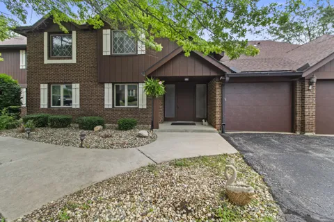 2513 E Lakeshore Drive