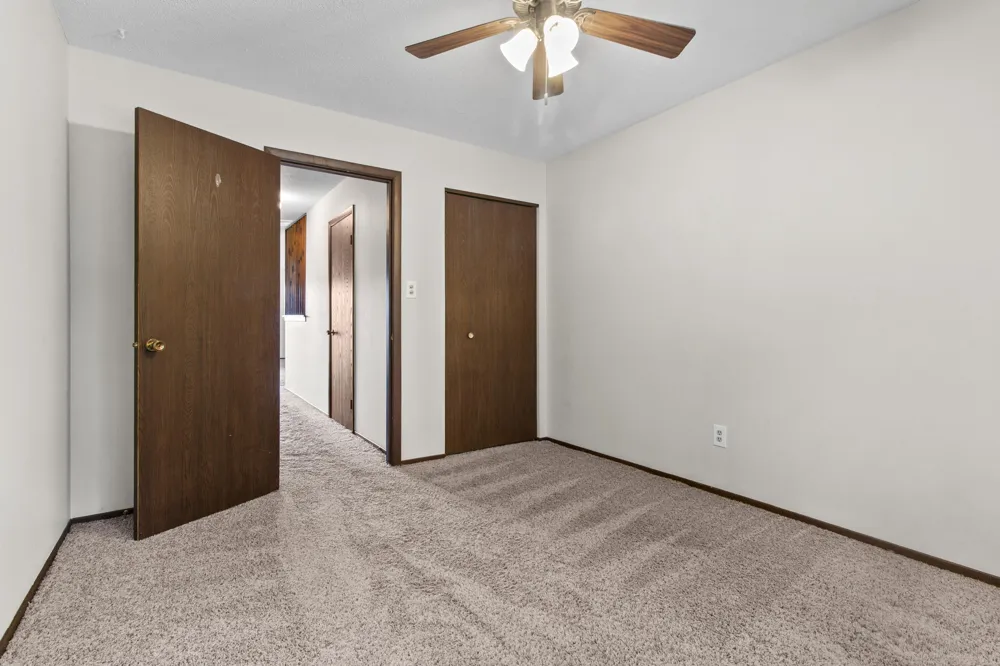 2513 E Lakeshore Drive Crown Point, IN 46307