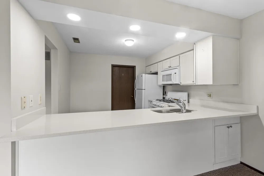 2513 E Lakeshore Drive Crown Point, IN 46307