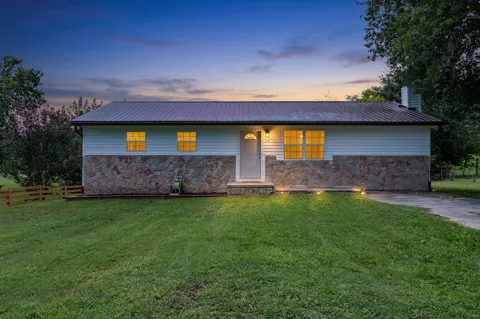 136 Golf Drive SE