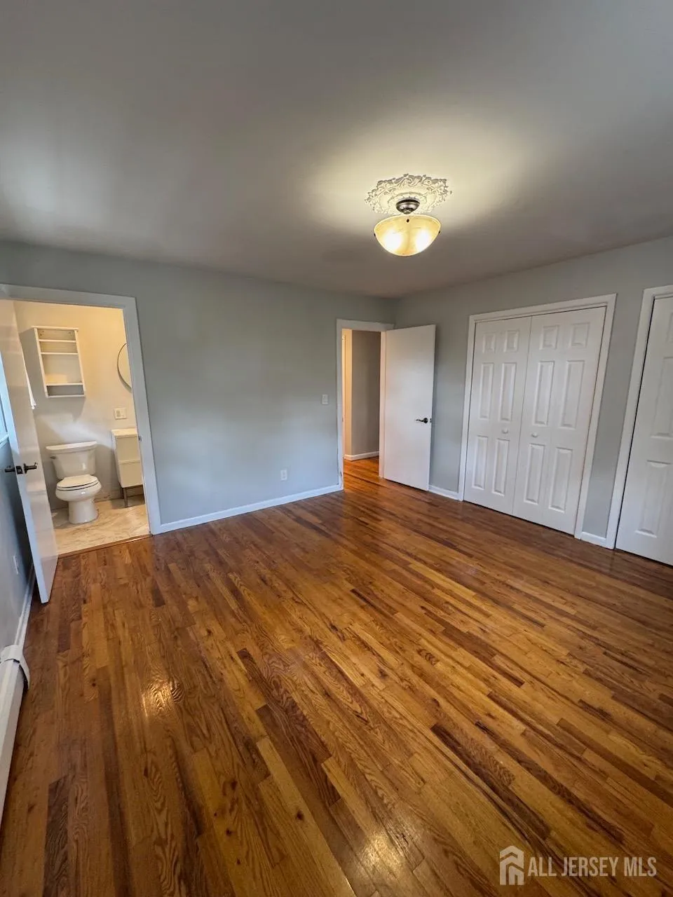 1038 Kingslalnd Lane Fort Lee, NJ 07024