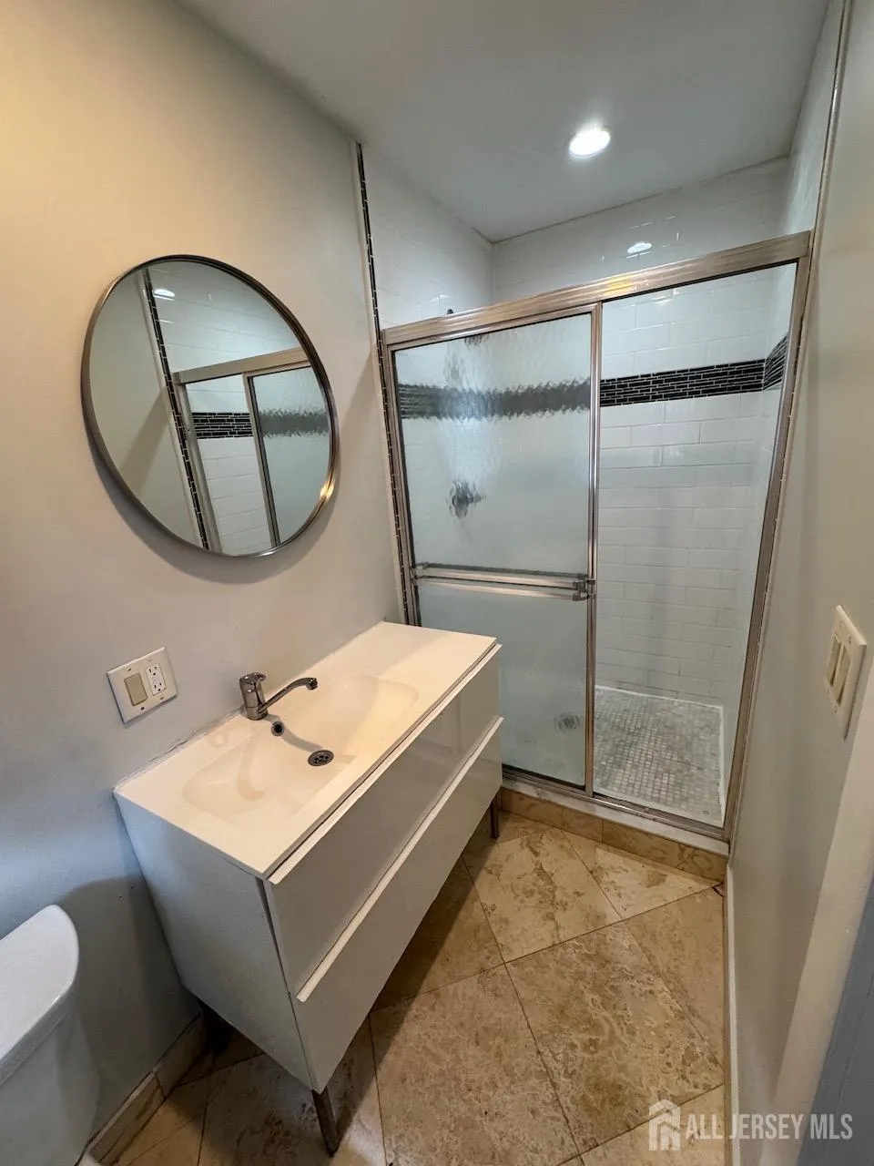 1038 Kingslalnd Lane Fort Lee, NJ 07024