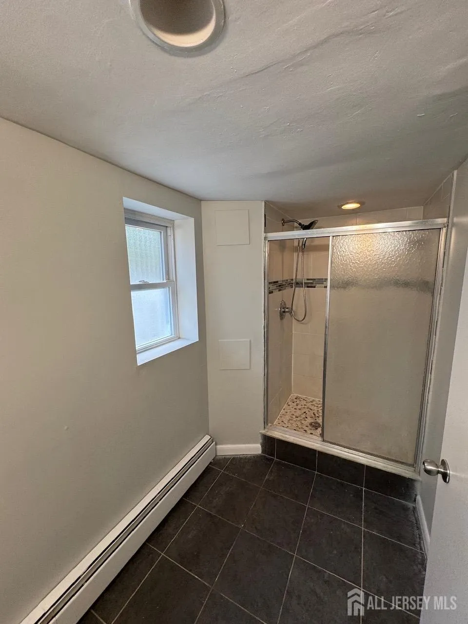 1038 Kingslalnd Lane Fort Lee, NJ 07024