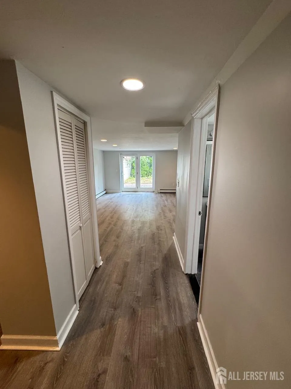 1038 Kingslalnd Lane Fort Lee, NJ 07024