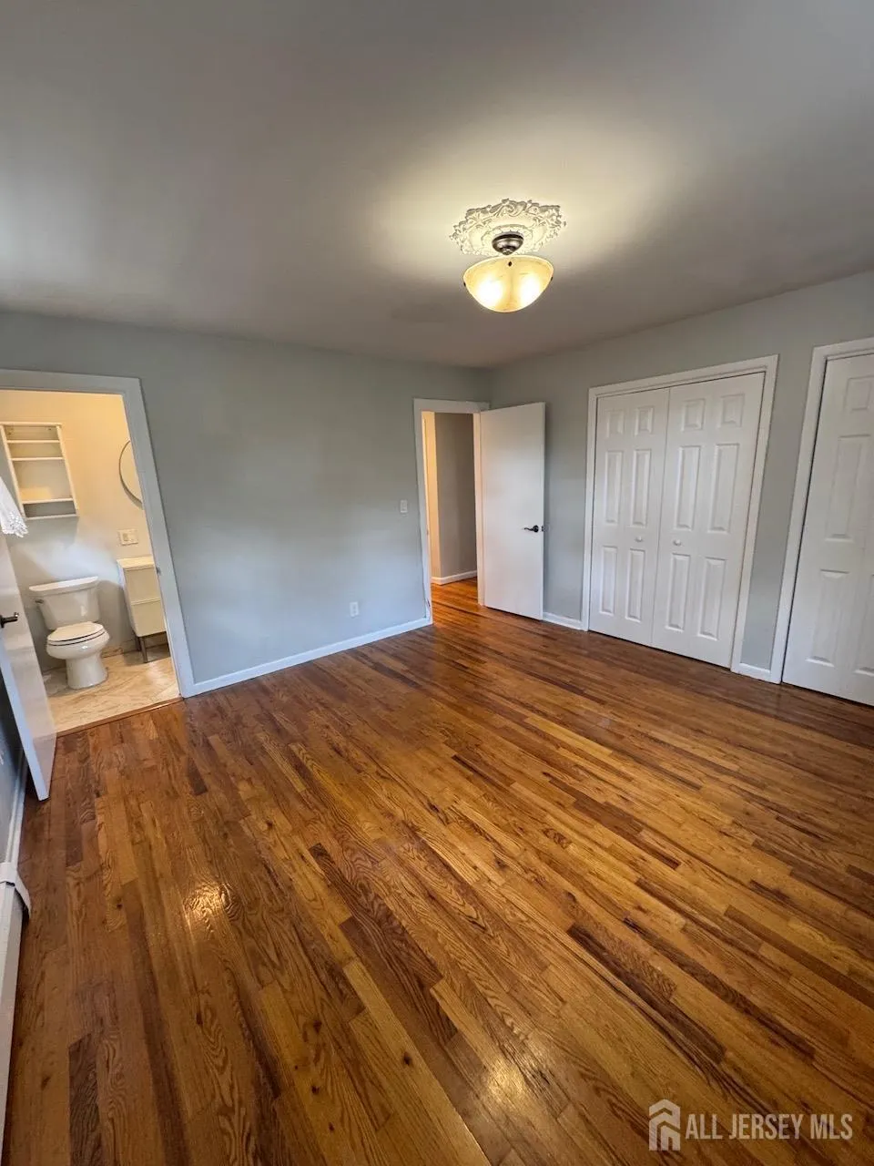 1038 Kingslalnd Lane Fort Lee, NJ 07024