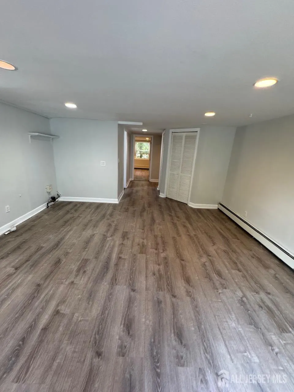 1038 Kingslalnd Lane Fort Lee, NJ 07024
