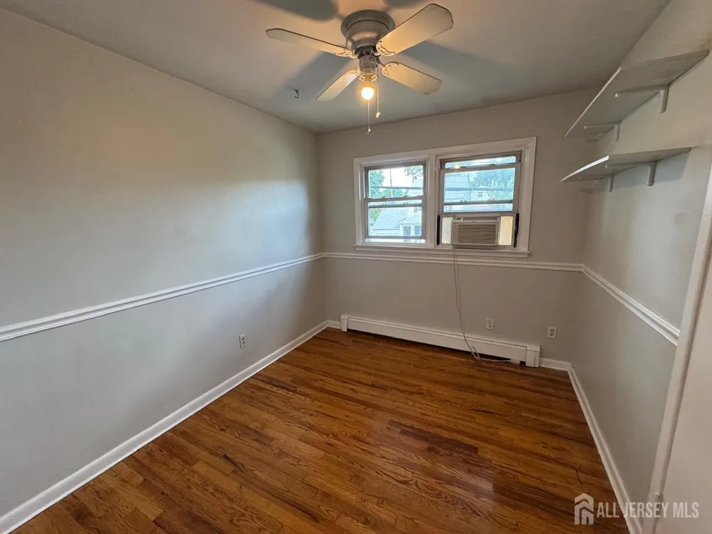 1038 Kingslalnd Lane Fort Lee, NJ 07024