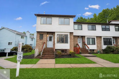 9 Wood Acres Drive