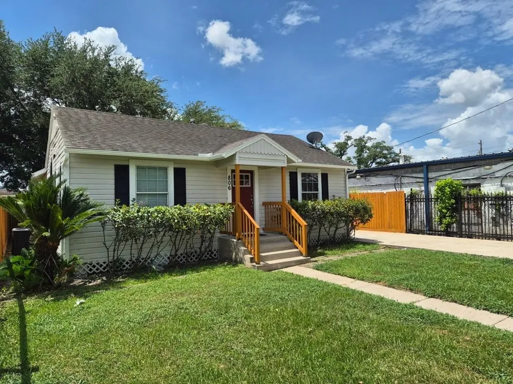 806 Gale Street Houston, TX 77009