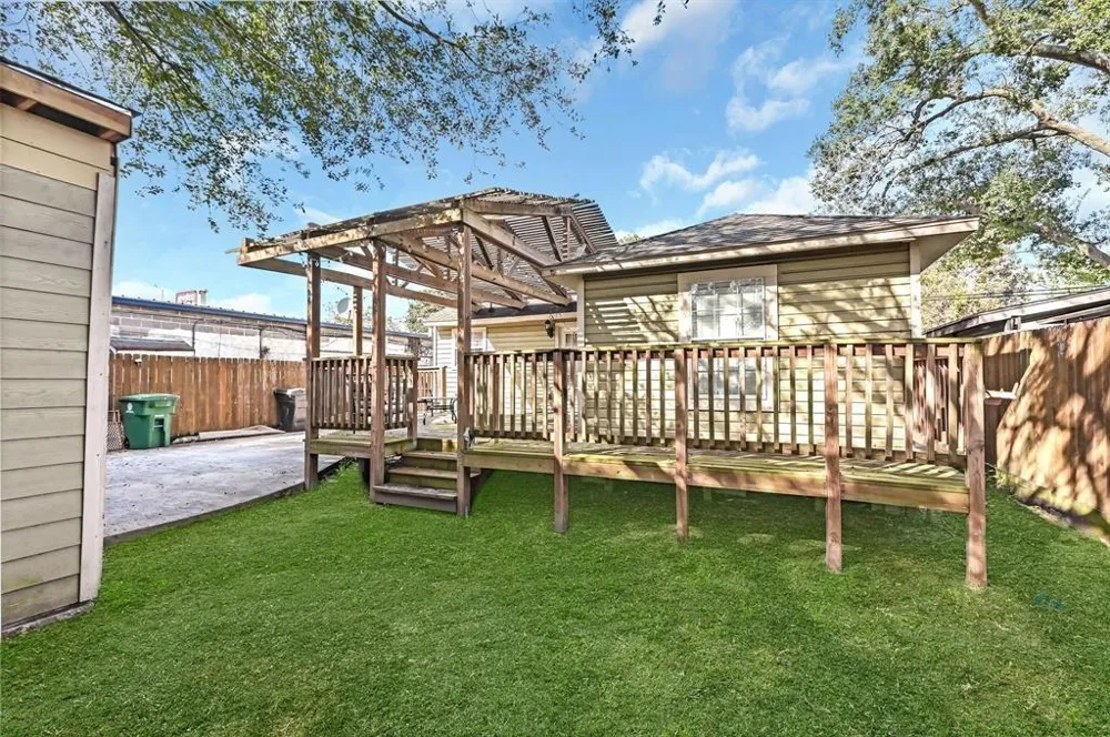 806 Gale Street Houston, TX 77009