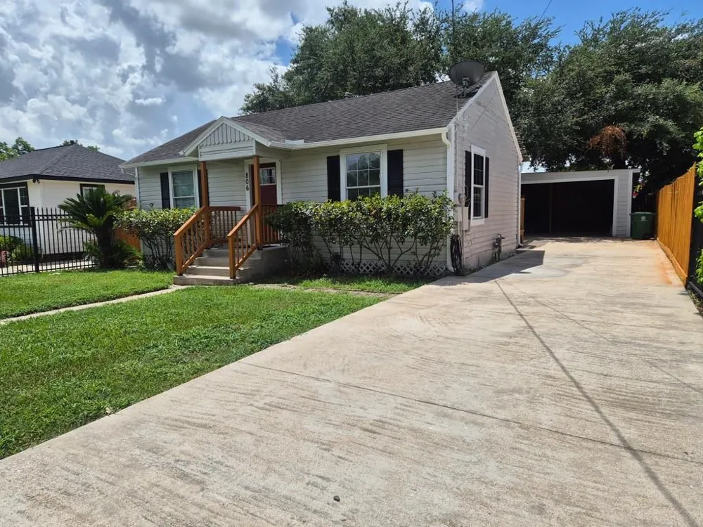 806 Gale Street Houston, TX 77009