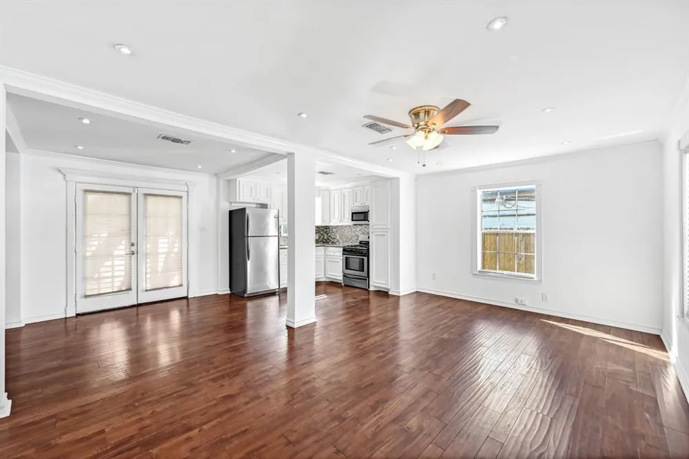 806 Gale Street Houston, TX 77009