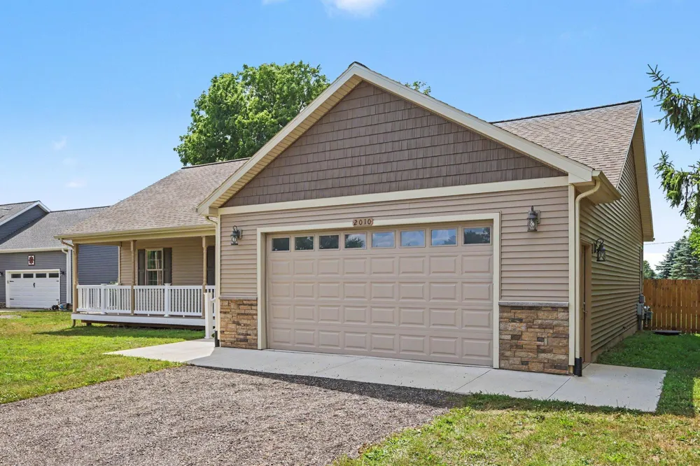 2010 Wolf Lake Road Grass Lake, MI 49240