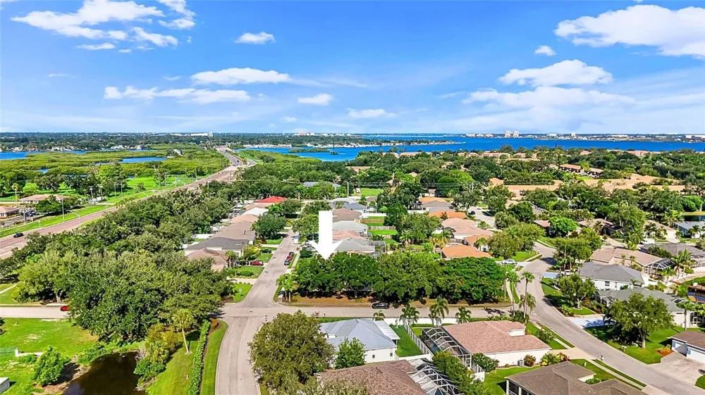 4021 3RD AVENUE E Bradenton, FL 34208