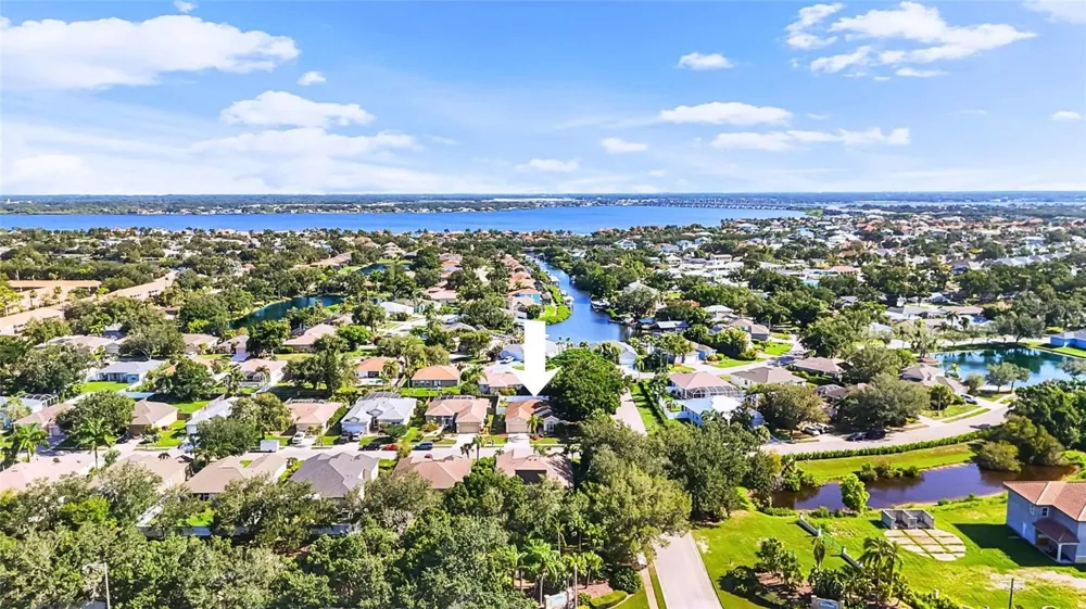 4021 3RD AVENUE E Bradenton, FL 34208