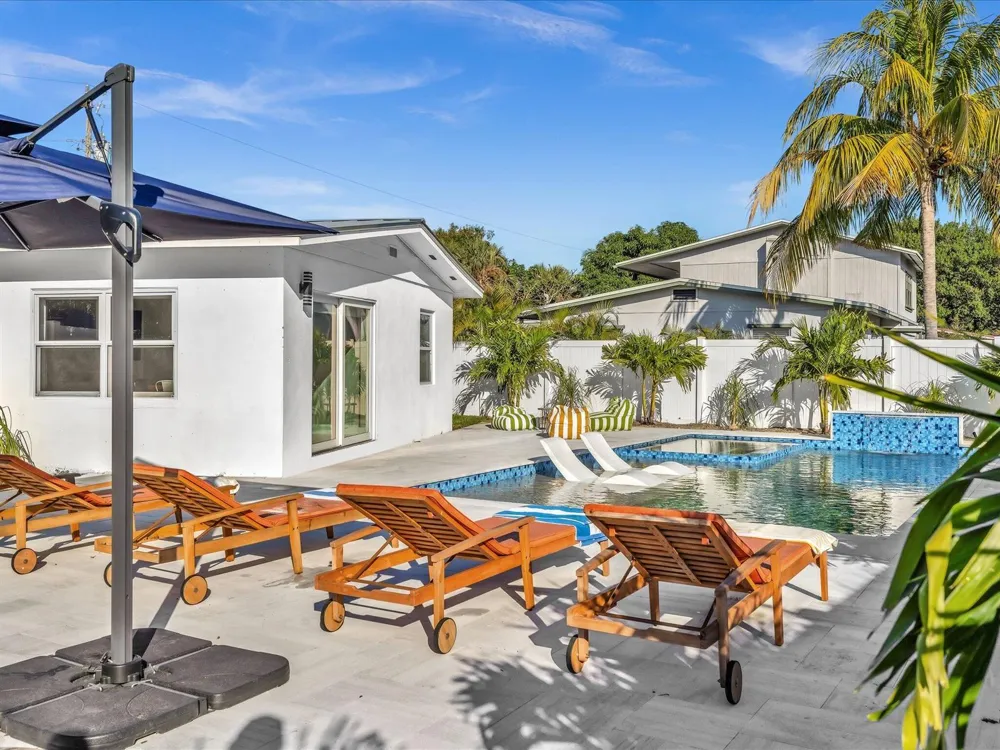 209 NE 27th Drive Wilton Manors, FL 33334