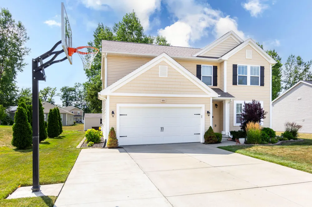 635 Rockway Drive Linden, MI 48451