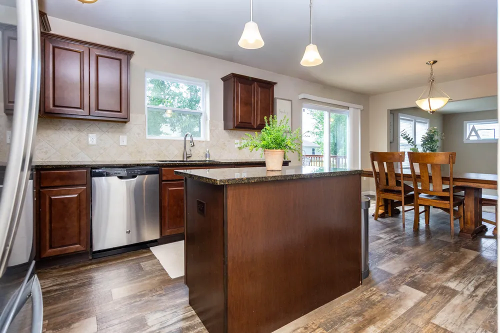 635 Rockway Drive Linden, MI 48451