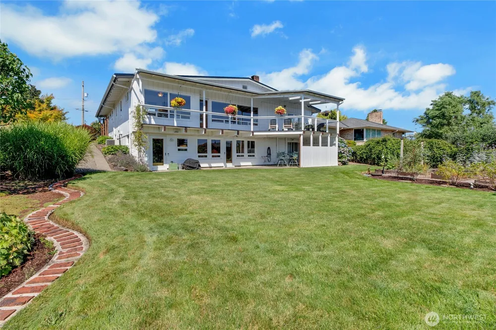 1167 McKinley Street Enumclaw, WA 98022