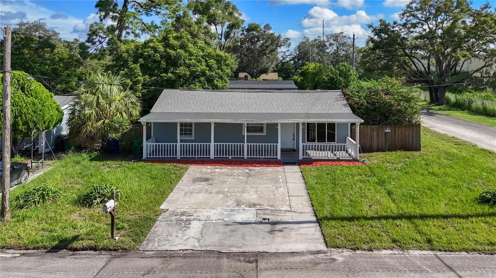 320 E ALTHEA AVENUE Tampa, FL 33612