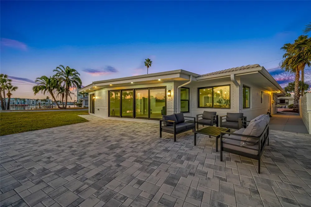 370 59TH AVENUE St Pete Beach, FL 33706