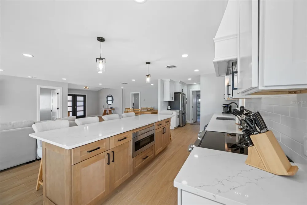 370 59TH AVENUE St Pete Beach, FL 33706