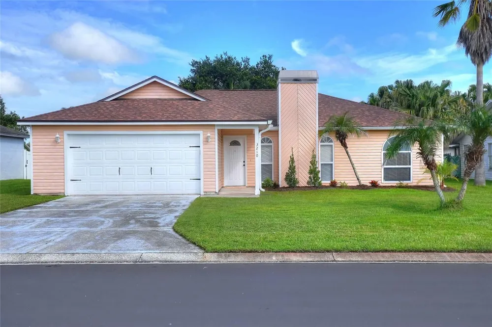 3210 THOROUGHBRED LOOP Lakeland, FL 33811
