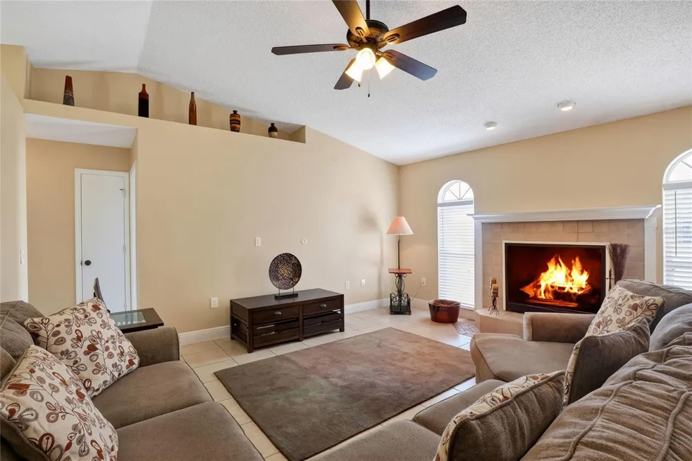 3210 THOROUGHBRED LOOP Lakeland, FL 33811