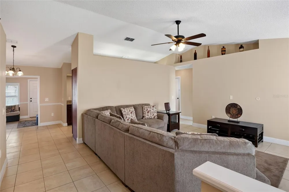 3210 THOROUGHBRED LOOP Lakeland, FL 33811