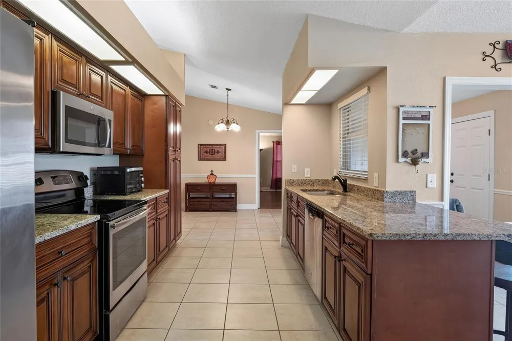 3210 THOROUGHBRED LOOP Lakeland, FL 33811