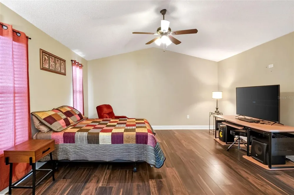 3210 THOROUGHBRED LOOP Lakeland, FL 33811