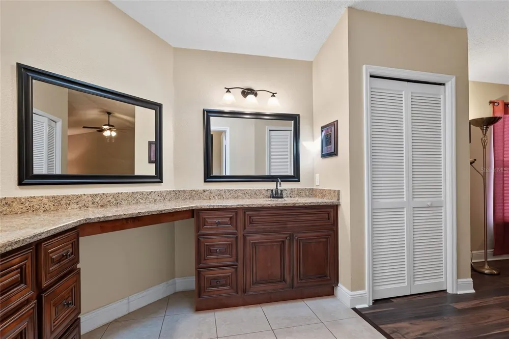 3210 THOROUGHBRED LOOP Lakeland, FL 33811