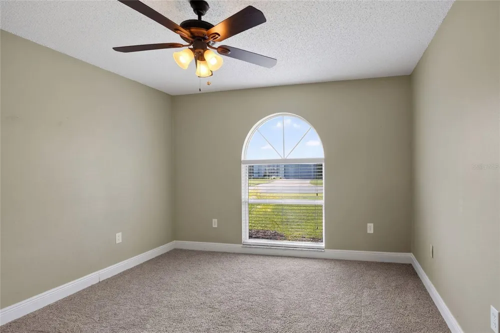3210 THOROUGHBRED LOOP Lakeland, FL 33811