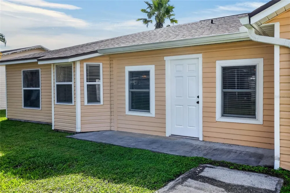 3210 THOROUGHBRED LOOP Lakeland, FL 33811