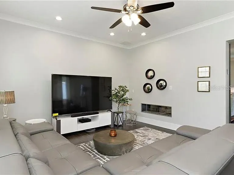 2234 HOWARD DRIVE Winter Park, FL 32789