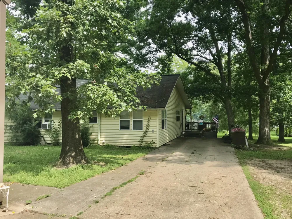 11448 Riverside Drive White Pigeon, MI 49099