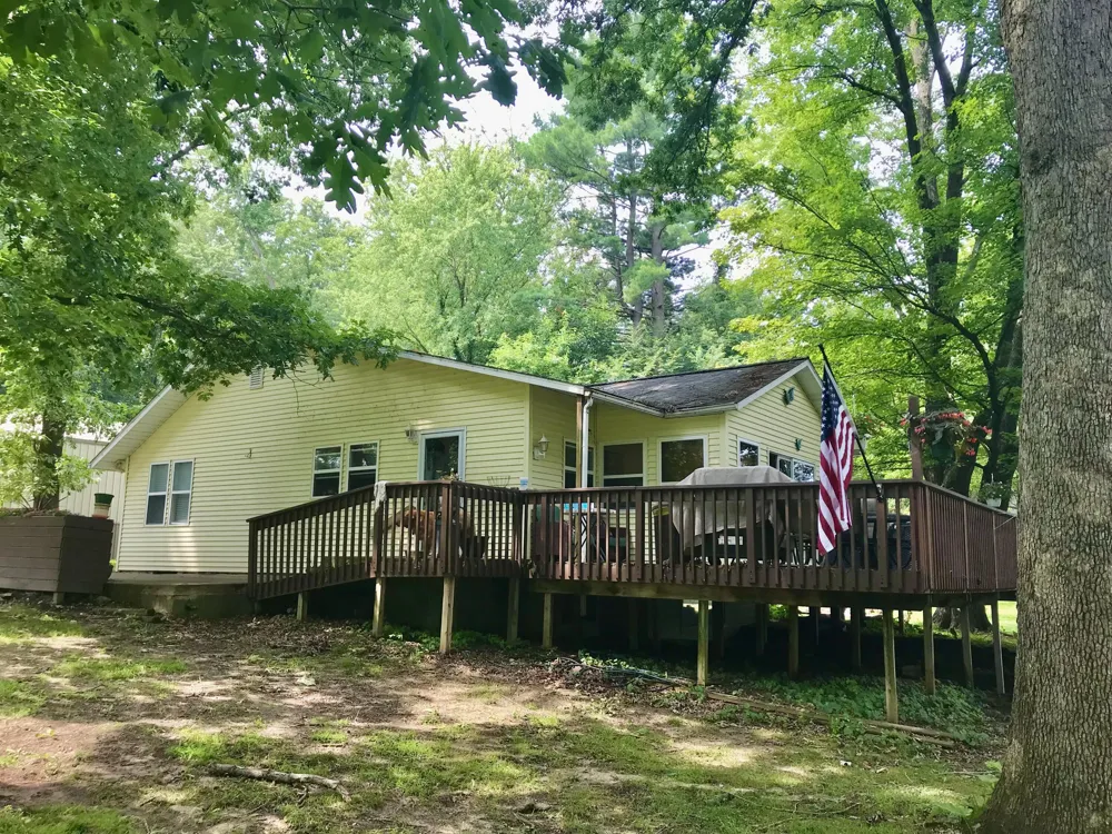 11448 Riverside Drive White Pigeon, MI 49099