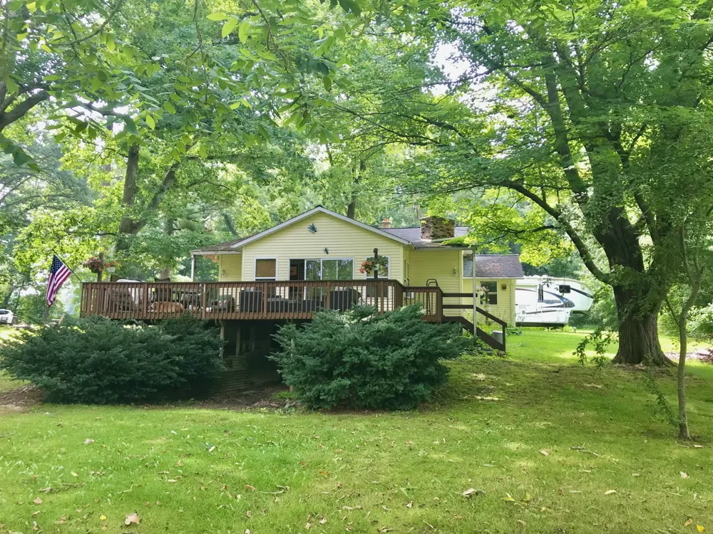 11448 Riverside Drive White Pigeon, MI 49099