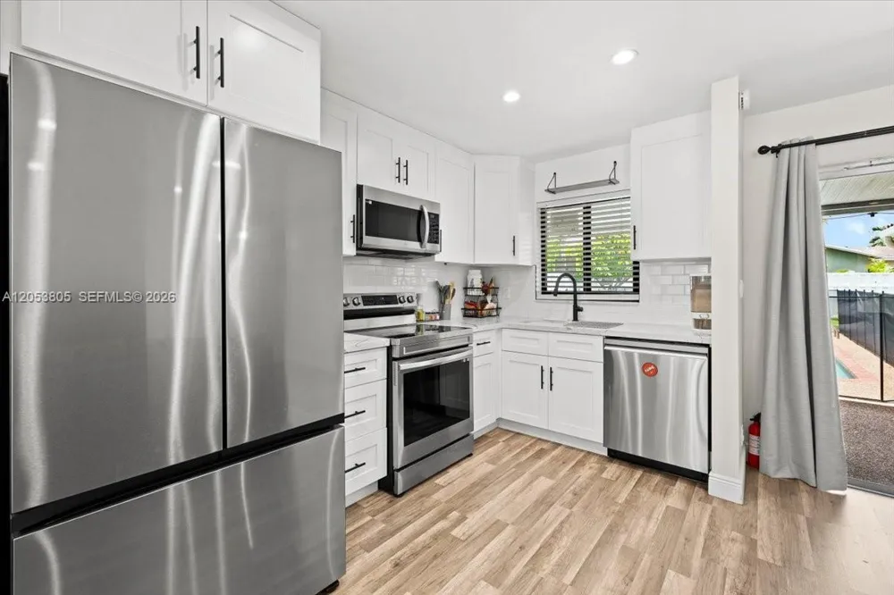 2338 NW 98th Way Coral Springs, FL 33065