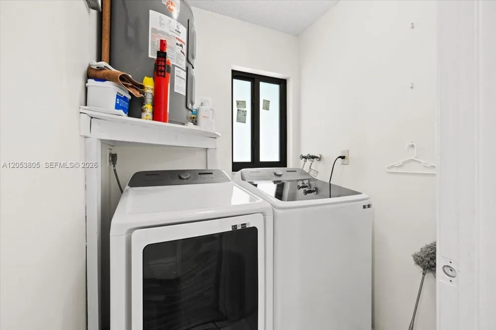 2338 NW 98th Way Coral Springs, FL 33065