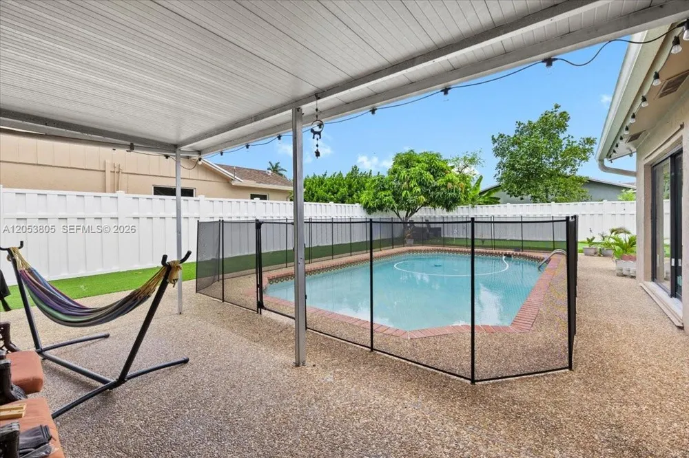 2338 NW 98th Way Coral Springs, FL 33065