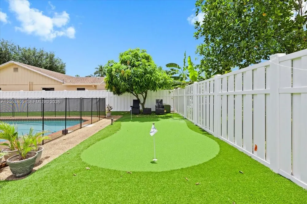 2338 NW 98th Way Coral Springs, FL 33065