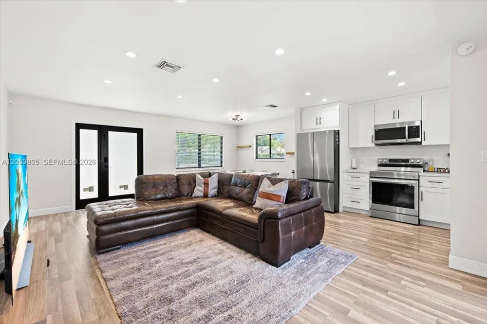 2338 NW 98th Way Coral Springs, FL 33065