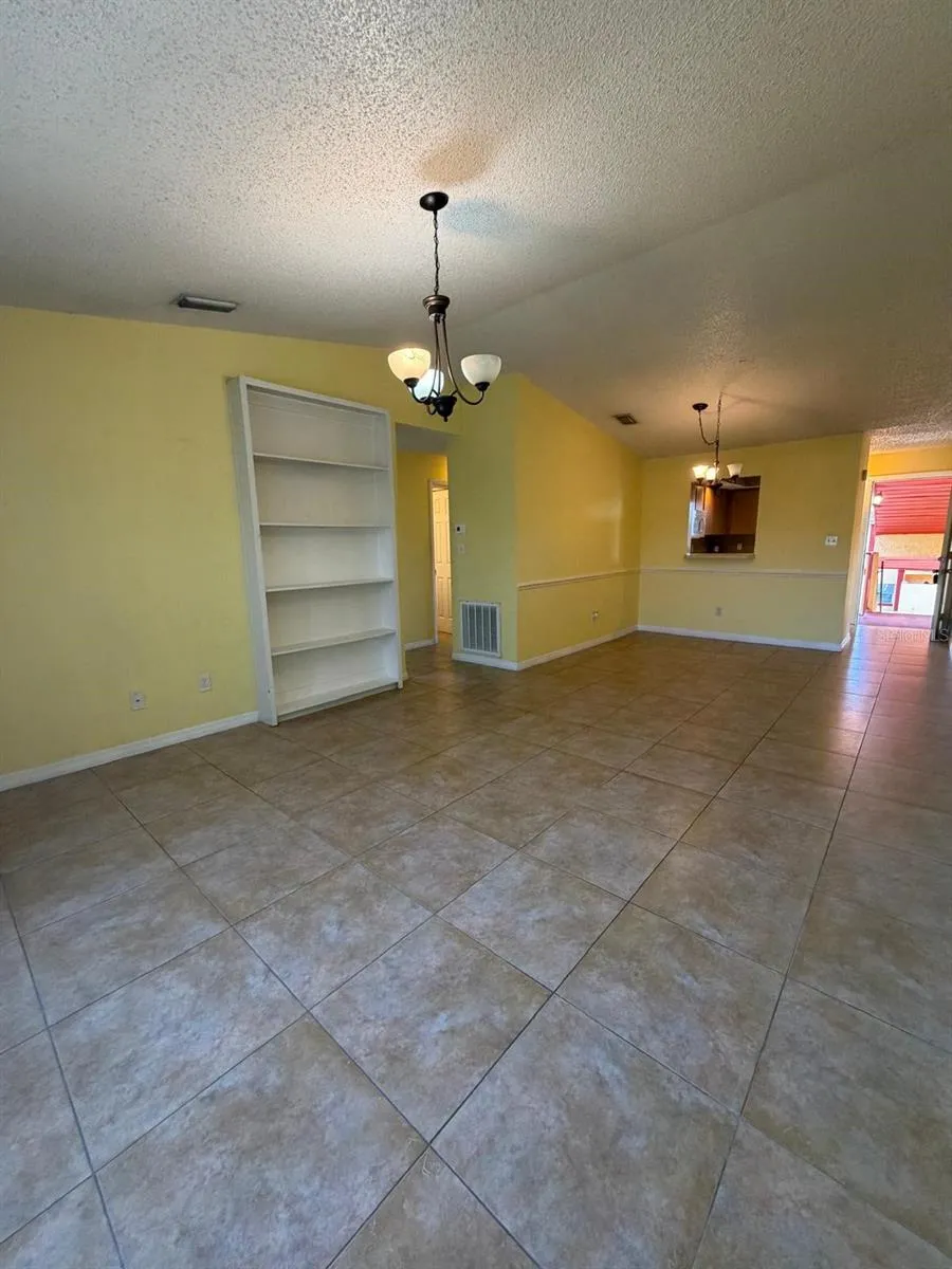 2975 S FERN CREEK AVENUE #2975 Orlando, FL 32806