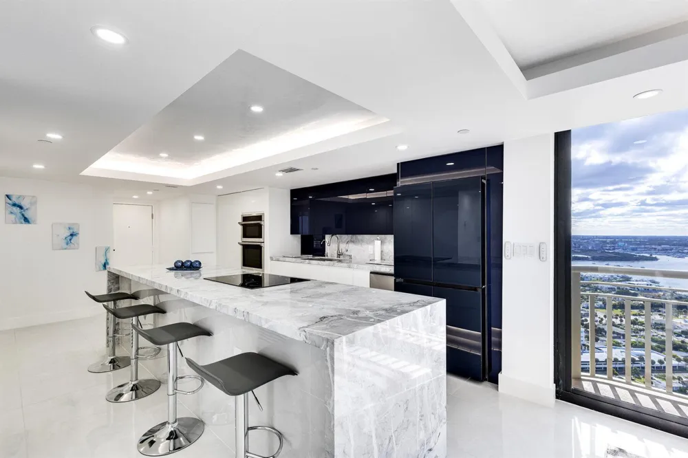 3000 OCEAN DRIVE #PH-A Singer Island, FL 33404