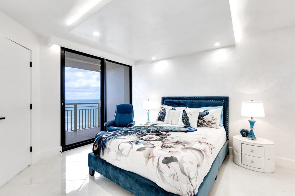 3000 OCEAN DRIVE #PH-A Singer Island, FL 33404