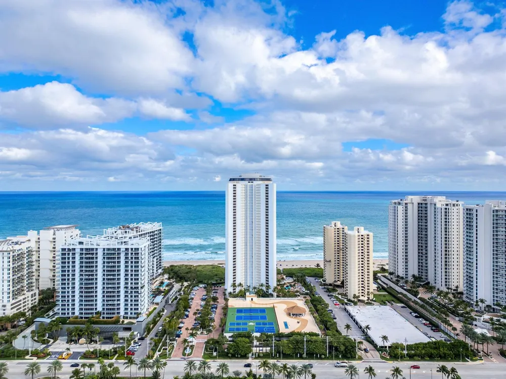3000 OCEAN DRIVE #PH-A Singer Island, FL 33404